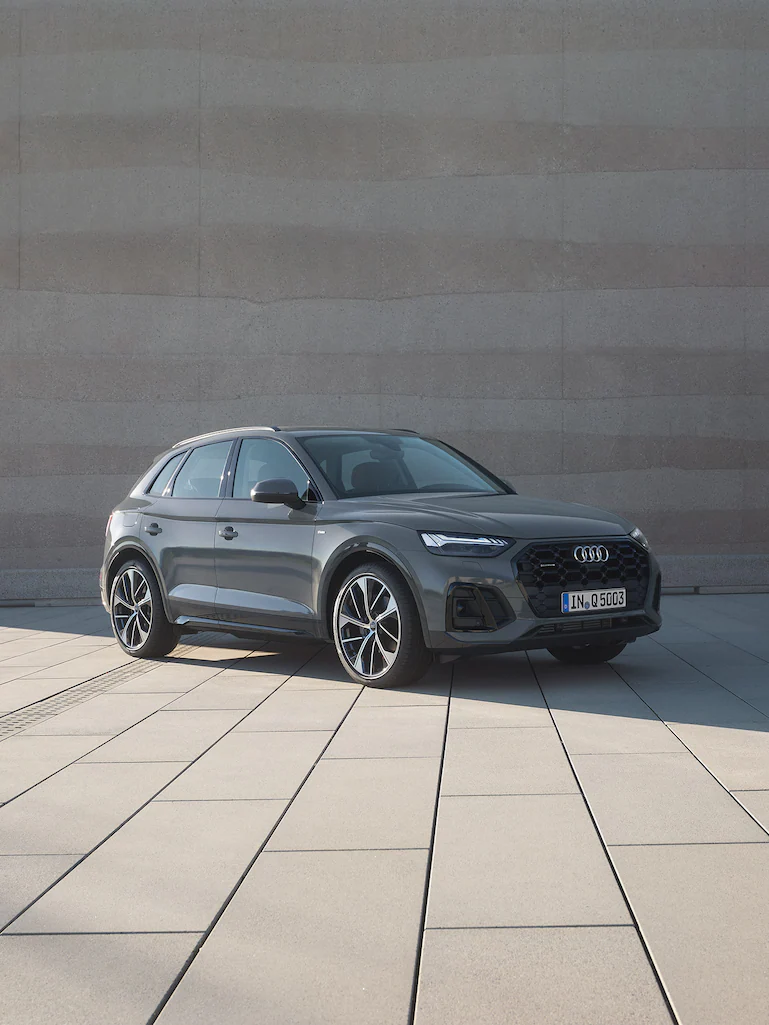1440x1920-audi-q5-side-front-stage-mobile