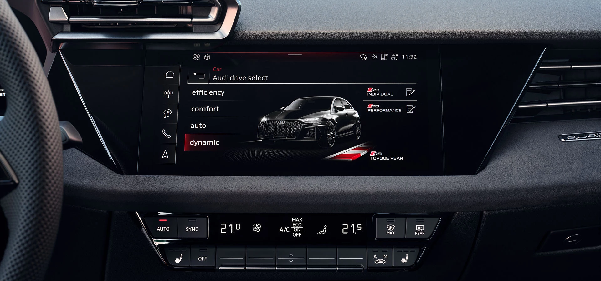 Dinamismo único: : el sistema Audi drive select¹ ofrece tres modos de conducción adicionales específicos de RS (RS INDIVIDUAL, RS PERFORMANCE y RS TORQUE REAR) que cambian la configuración del vehículo para ofrecer un rendimiento sin igual.